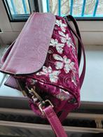 Mooie bordeauxrode handtas van Laura Vita. met bloemen, Ophalen of Verzenden