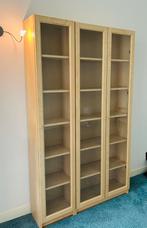 Boekenkast met drie vitrinedeuren glas, in perfecte staat, Ophalen, 100 tot 150 cm, 200 cm of meer, 25 tot 50 cm
