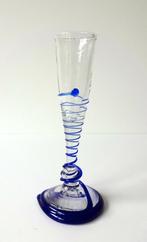 Glazen vaas helder glas met blauwe spiraal D E 4751-g, Antiek en Kunst, Ophalen of Verzenden