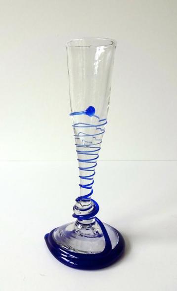 Glazen vaas helder glas met blauwe spiraal D E 4751-g beschikbaar voor biedingen