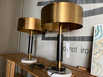 Richmond Interiors tafellampen Emine goud met marmeren voet beschikbaar voor biedingen