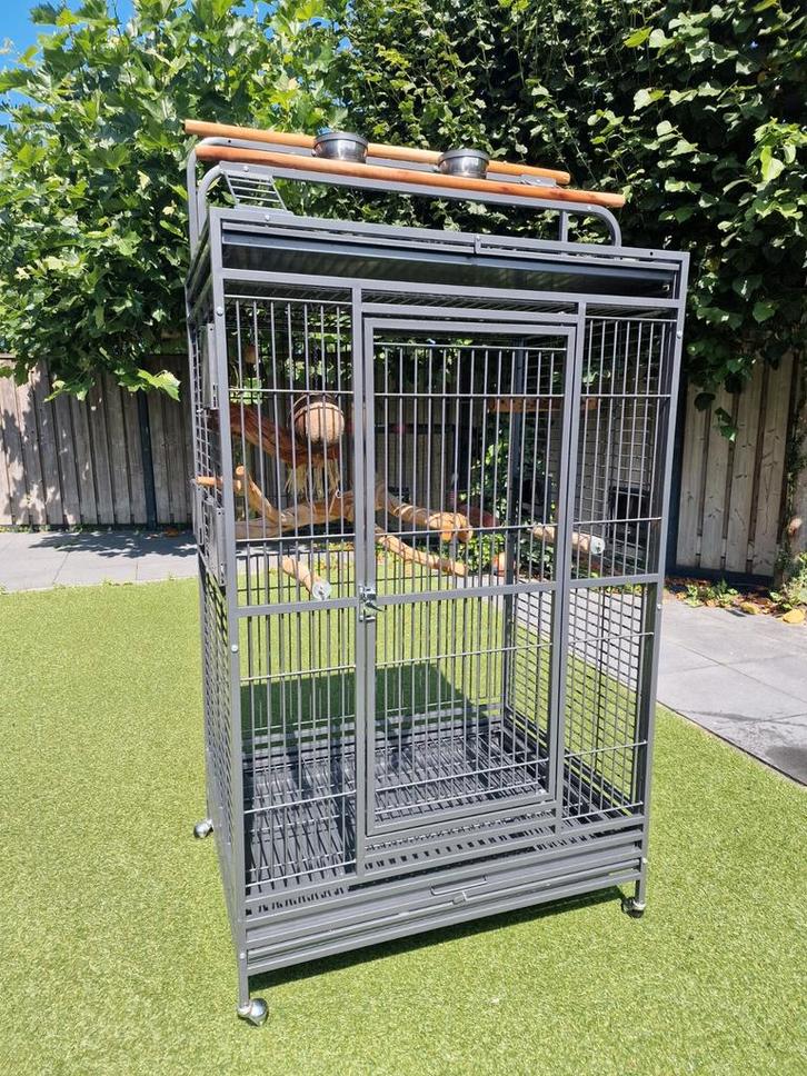 Montana castel nova play papegaaienkooien zgan, Dieren en Toebehoren, Vogels | Hokken en Kooien, Zo goed als nieuw, Vogelkooi