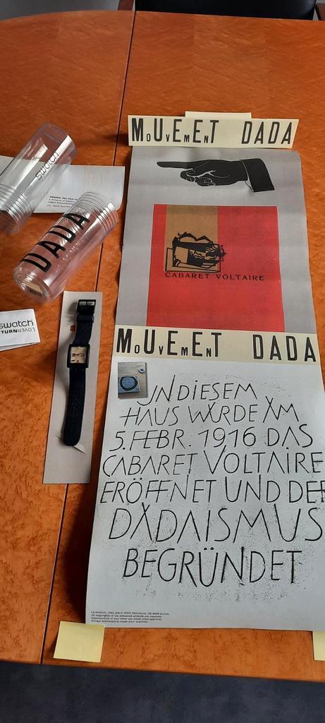 Swatch Dada Limited edition SUFZ100 Pack Dadazuri uit 2003, Verzamelen, Overige Verzamelen, Nieuw, Ophalen of Verzenden