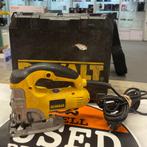 DeWalt DW331K Decoupeerzaag Bedraad  Incl koffer, Doe-het-zelf en Verbouw, Gereedschap | Zaagmachines, Dewalt, Zo goed als nieuw