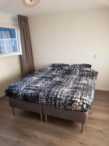 Boxspring 160x200 zgan  beschikbaar voor biedingen