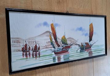 gesign. groot chinese jonken zijde schilderij boten oosters beschikbaar voor biedingen