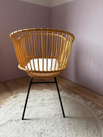 Vintage Rotan Wieg beschikbaar voor biedingen