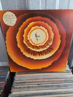 Vinyl 2lp + 45rpm 4 track single STEVIE WONDER: SONGS IN THE, Ophalen of Verzenden, 1960 tot 1980, 12 inch