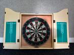 Dartboard met Kings Head kast, Sport en Fitness, Darts, Ophalen, Gebruikt, Dartbord