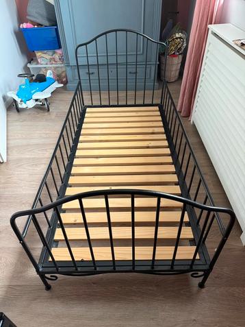 Kinderbedje gietijzer gepoedercoat lattenodem 154x73,5 beschikbaar voor biedingen