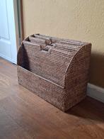 Rieten krantenbak / organizer - Birma Rattan, Ophalen of Verzenden, Zo goed als nieuw, Rechthoekig, Riet