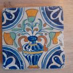 Antieke tegel, bloempot, 16e/17e eeuw, Antiek en Kunst, Antiek | Wandborden en Tegels, Ophalen of Verzenden