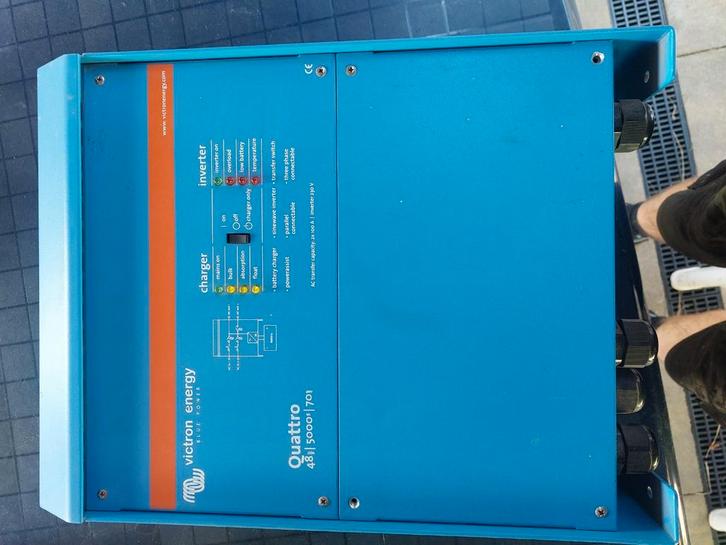 Victron  Quattro
48;| 5000s|70:, Doe-het-zelf en Verbouw, Zonnepanelen en Toebehoren, Zo goed als nieuw, Ophalen
