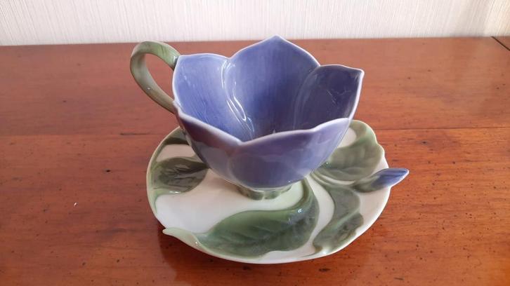 art nouveau kop en schotel krokus periwinkle Franz Fz 00797, Antiek en Kunst, Antiek | Keramiek en Aardewerk, Ophalen of Verzenden