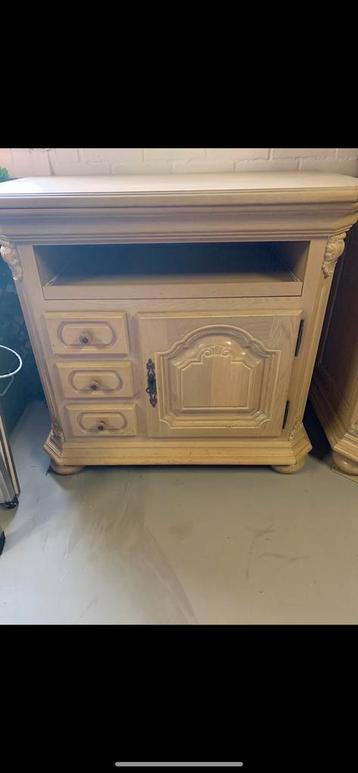 Eiken oink-whitewash tv kast beschikbaar voor biedingen