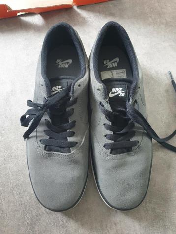 Nike sneakers maat 42,5   beschikbaar voor biedingen