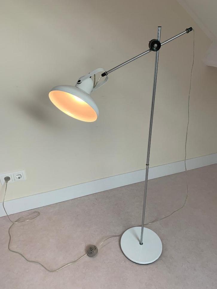 Anvia vintage staande lamp wit J. Hoogervorst, Huis en Inrichting, Lampen | Vloerlampen, Gebruikt, 150 tot 200 cm, Metaal, Ophalen