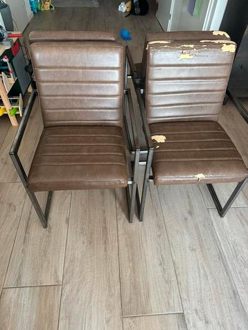Eetkamer stoelen beschikbaar voor biedingen