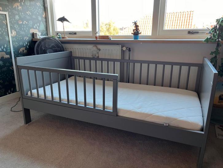 Peuterbed «Léon» 140 x 70 Petite Amélie, Kinderen en Baby's, Kinderkamer | Bedden, Gebruikt, 140 tot 160 cm, 70 tot 85 cm, Lattenbodem