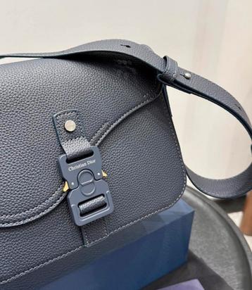 Dior tas beschikbaar voor biedingen