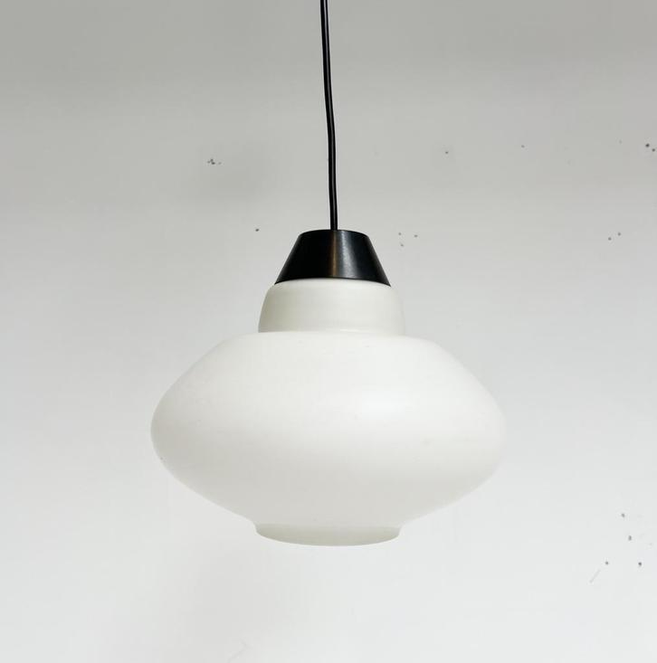 Rond opaalglazen plafondlamp van Philips, 1950's, Huis en Inrichting, Lampen | Plafondlampen, Gebruikt, Glas, Kunststof, Ophalen of Verzenden