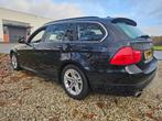 BMW 3-serie Touring 318i Business Line XENON/airco/CRUISE, Auto's, BMW, Euro 5, Achterwielaandrijving, Zwart, Origineel Nederlands