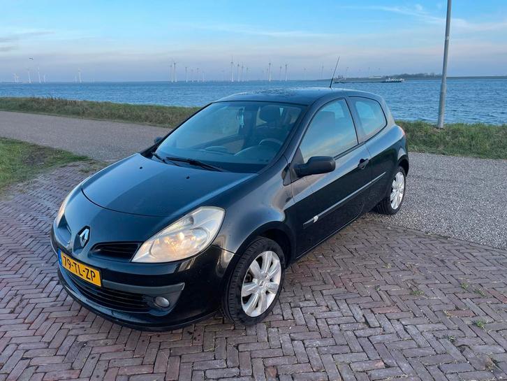 Renault Clio 1.4 Koopje nieuwe apk! Zwart NAP, Auto's, Renault, Particulier, Clio, Airconditioning, Benzine, C, Hatchback, Handgeschakeld