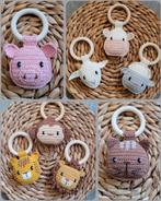 Gehaakte dieren rammelaars aan houten ring, Ophalen of Verzenden, Nieuw, Kraamcadeau