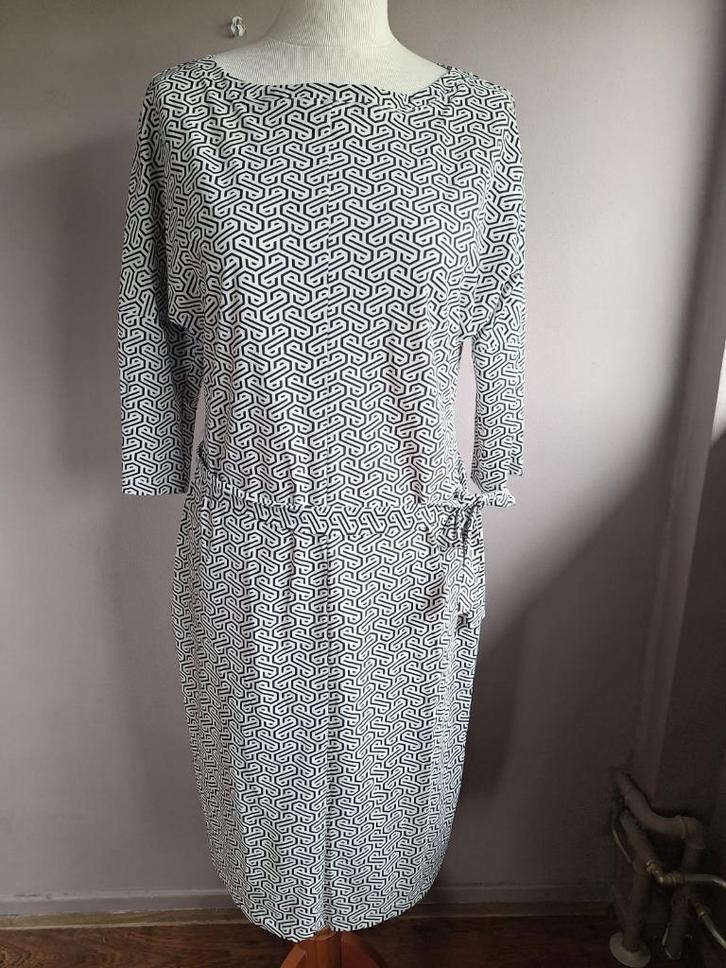 Nieuwe stretch jurk zwart/wit print van Expresso, maat M/38, Kleding | Dames, Jurken, Nieuw, Maat 38/40 (M), Ophalen of Verzenden