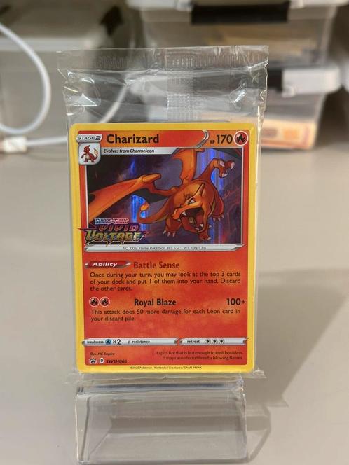 Charizard Holo Vivid Voltage Stamp Promo met Deck Sealed, Hobby en Vrije tijd, Verzamelkaartspellen | Pokémon, Nieuw, Losse kaart