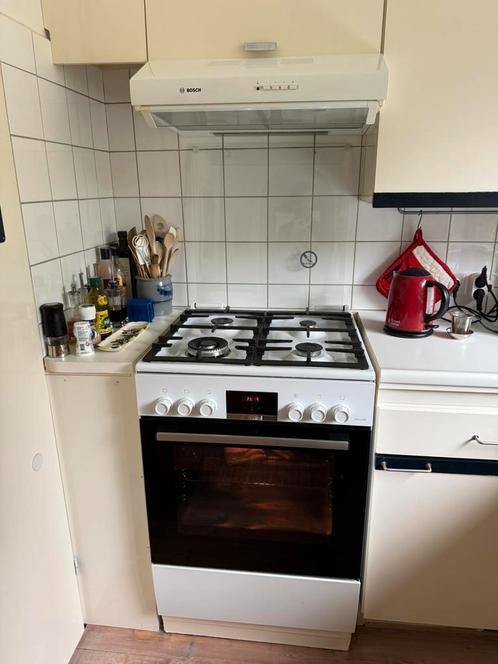Bosch exclusiv gasfornuis/oven met afzuigkap., Witgoed en Apparatuur, Fornuizen, Zo goed als nieuw, Vrijstaand, Gas, 4 kookzones