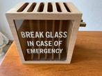 Spaarpot "Break Glass in case of Emergency" Nieuw, Verzamelen, Spaarpotten, Nieuw, Ophalen of Verzenden