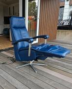 Blauwe lederen sta-op stoel, Ophalen, Gebruikt, 75 tot 100 cm, Metaal