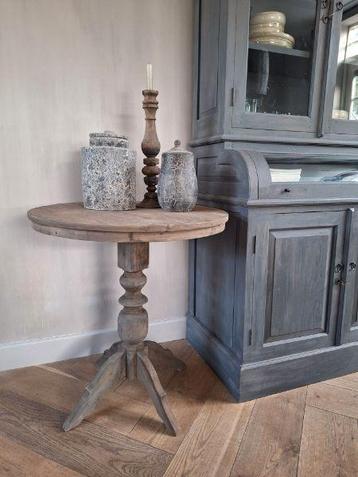 Landelijke oud houten wijntafel uit India (Nieuw) beschikbaar voor biedingen