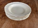 Wedgwood Queen's Plain 6 diepe borden 22/23cm, Ophalen of Verzenden, Zo goed als nieuw, Bord(en), Wedgwood