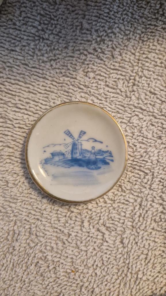 Delfts Blauw Schaaltje - Molenlandschap, Goudrand, Antiek en Kunst, Antiek | Schalen, Ophalen