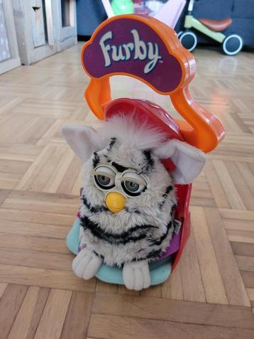Originele Furby beschikbaar voor biedingen