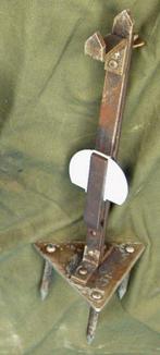 Gezocht steun voor een vickers machine gun aiming lamp, Ophalen of Verzenden, Nederland