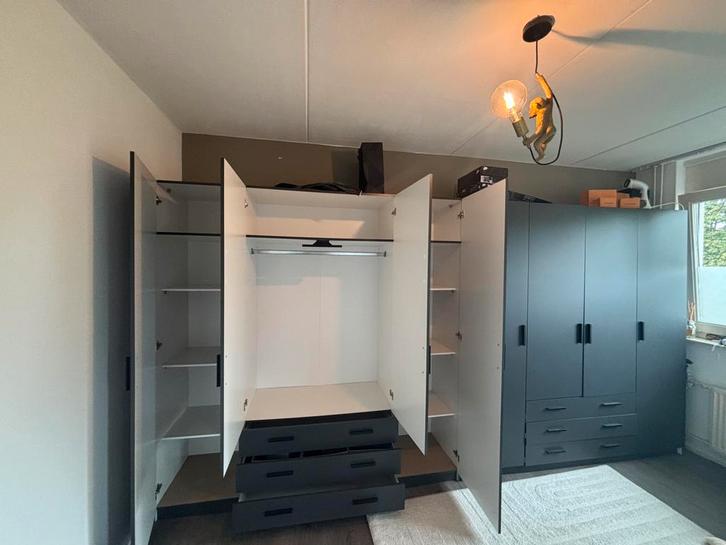 2 Nette grote grijze kledingkasten, Huis en Inrichting, Kasten | Kledingkasten, Zo goed als nieuw, 200 cm of meer, 75 cm of meer