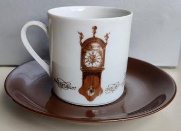 Klokken koffie/thee kopjes met schaaltjes 6x beschikbaar voor biedingen