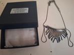 2 brocante halskettingen, Antiek en Kunst, Curiosa en Brocante, Ophalen of Verzenden