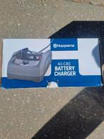 Husqvarna 40-C80 Acculader - Nieuw in Doos, Doe-het-zelf en Verbouw, Gereedschap | Handgereedschap, Ophalen of Verzenden, Nieuw