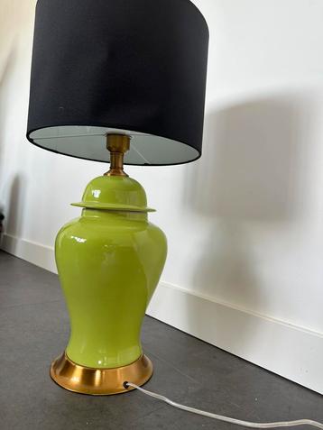 Grote tafellamp groen met goud accent beschikbaar voor biedingen