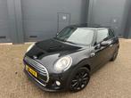 Mini 1.5 Cooper 136PK 2014 Half leer Pano Stoelverwarming, Voorwielaandrijving, 136 pk, Zwart, 4 stoelen