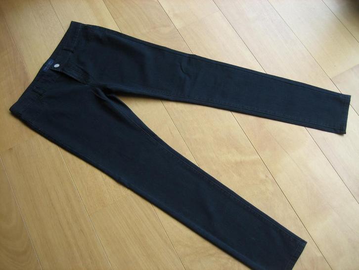 Nieuw! Nachtblauwe denim ROMEO &JULIET COUTURE, M snazzeys, Kleding | Dames, Spijkerbroeken en Jeans, Nieuw, W30 - W32 (confectie 38/40)