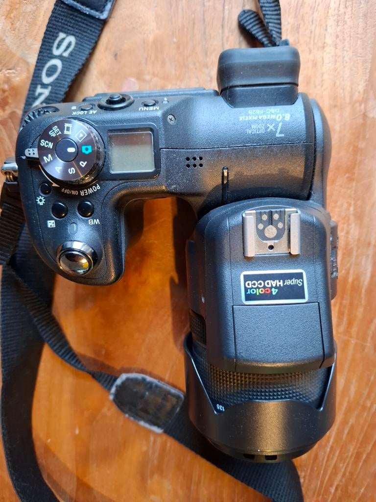 Sony Cyber shot met Carl Zeiss lens in goede staat., Audio, Tv en Foto, Fotocamera's Digitaal, Ophalen, Sony
