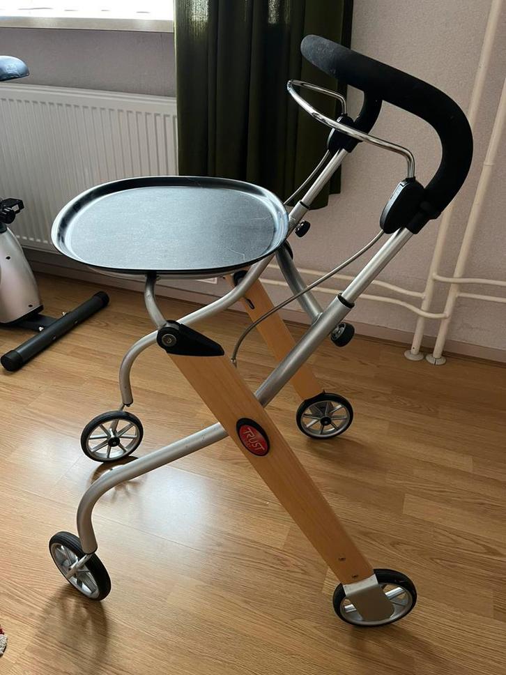 LAATSTE KANS! TE KOOP: "TRUST" Binnenhuis rollater, Diversen, Rollators, Zo goed als nieuw, Ophalen
