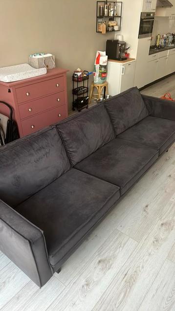Bank donker blauw/grijs velvet stof 270x85x45(=zithoogte) beschikbaar voor biedingen