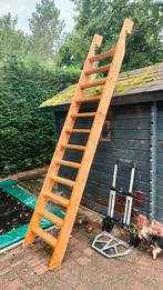 Mooie grenen binnentrap, Doe-het-zelf en Verbouw, Ladders en Trappen, Ophalen, Zo goed als nieuw, 2 tot 4 meter