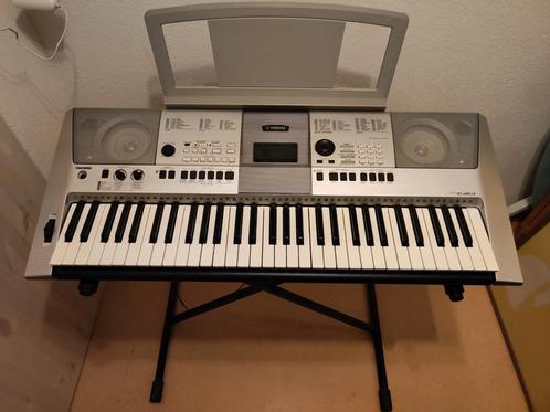 Yamaha PSR E413, Muziek en Instrumenten, Keyboards, Zo goed als nieuw, 61 toetsen, Yamaha, Ophalen of Verzenden